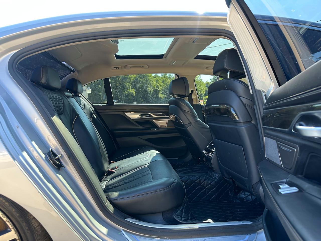 2016 BMW 750 Xi - zdjęcie 6