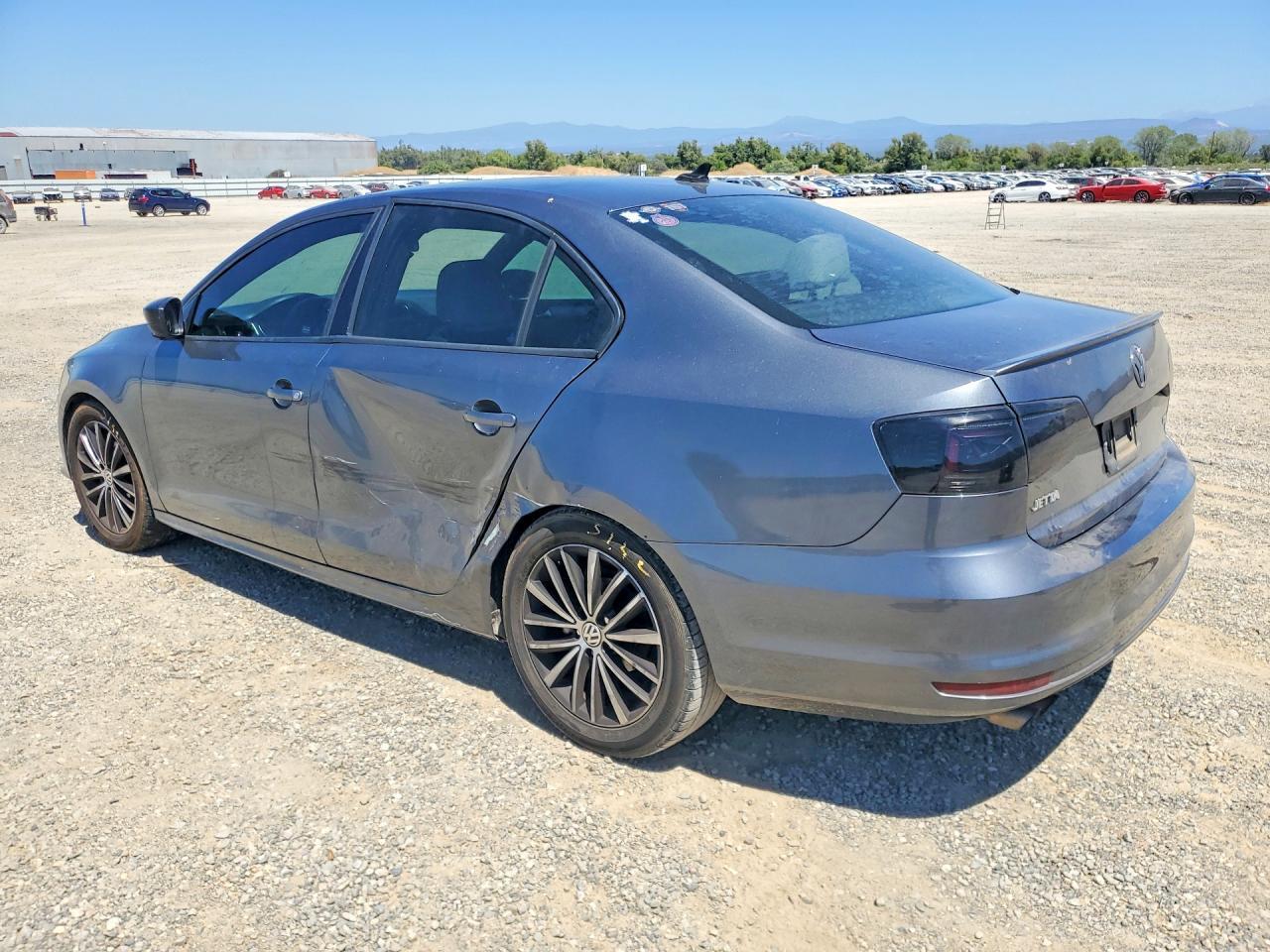 2016 Volkswagen Jetta Sport - zdjęcie 2