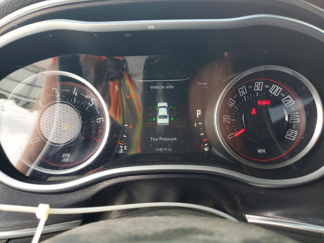 2016 Dodge Challenger Sxt - zdjęcie 9