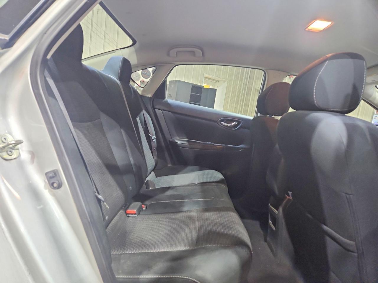 2019 Nissan Sentra S - zdjęcie 10