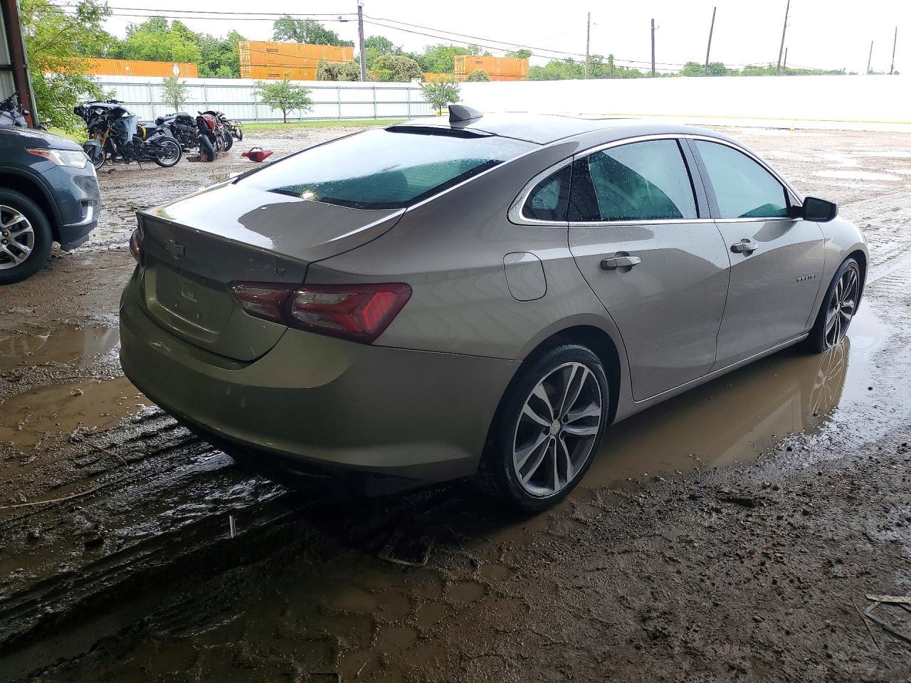 2022 Chevrolet Malibu Lt - zdjęcie 3