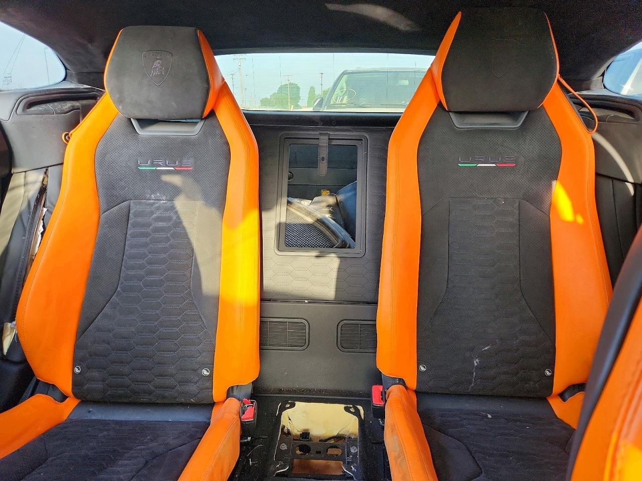2022 Lamborghini Urus - zdjęcie 10