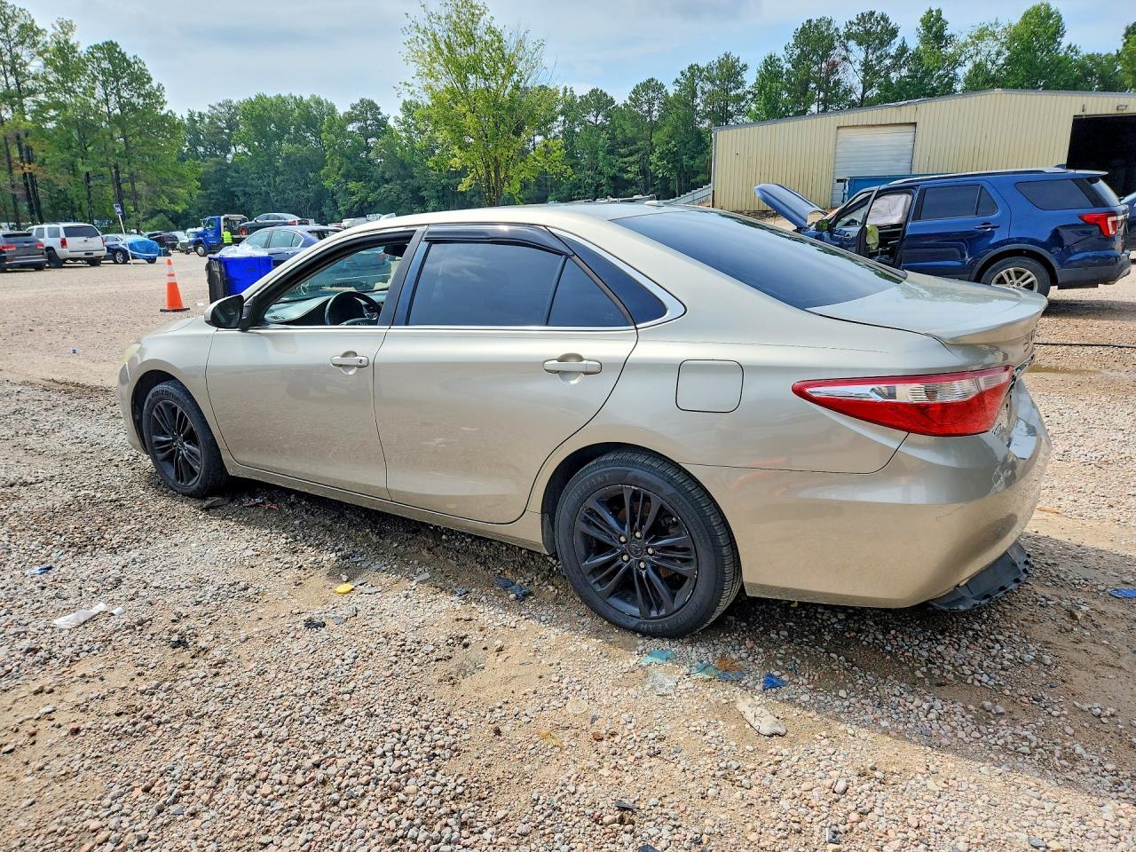 2015 Toyota Camry Se - zdjęcie 2