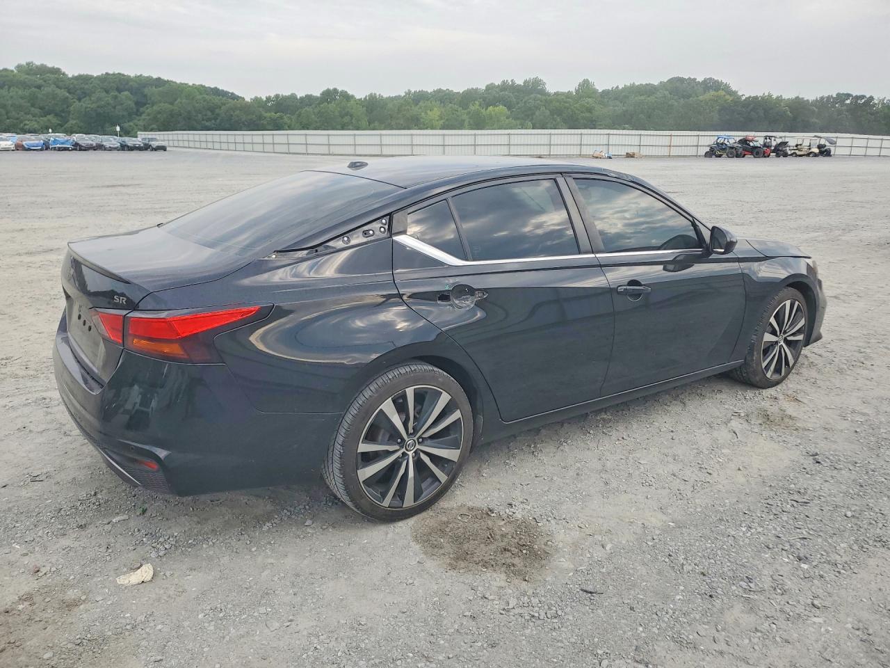 2020 Nissan Altima Sr - zdjęcie 3
