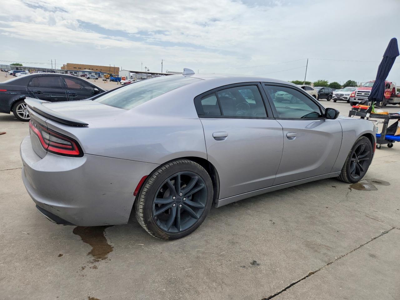 2016 Dodge Charger Sxt - zdjęcie 3
