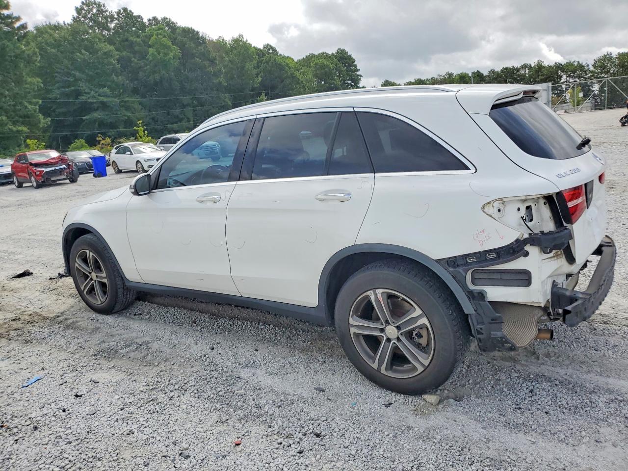 2017 Mercedes-Benz Glc 300 - zdjęcie 2