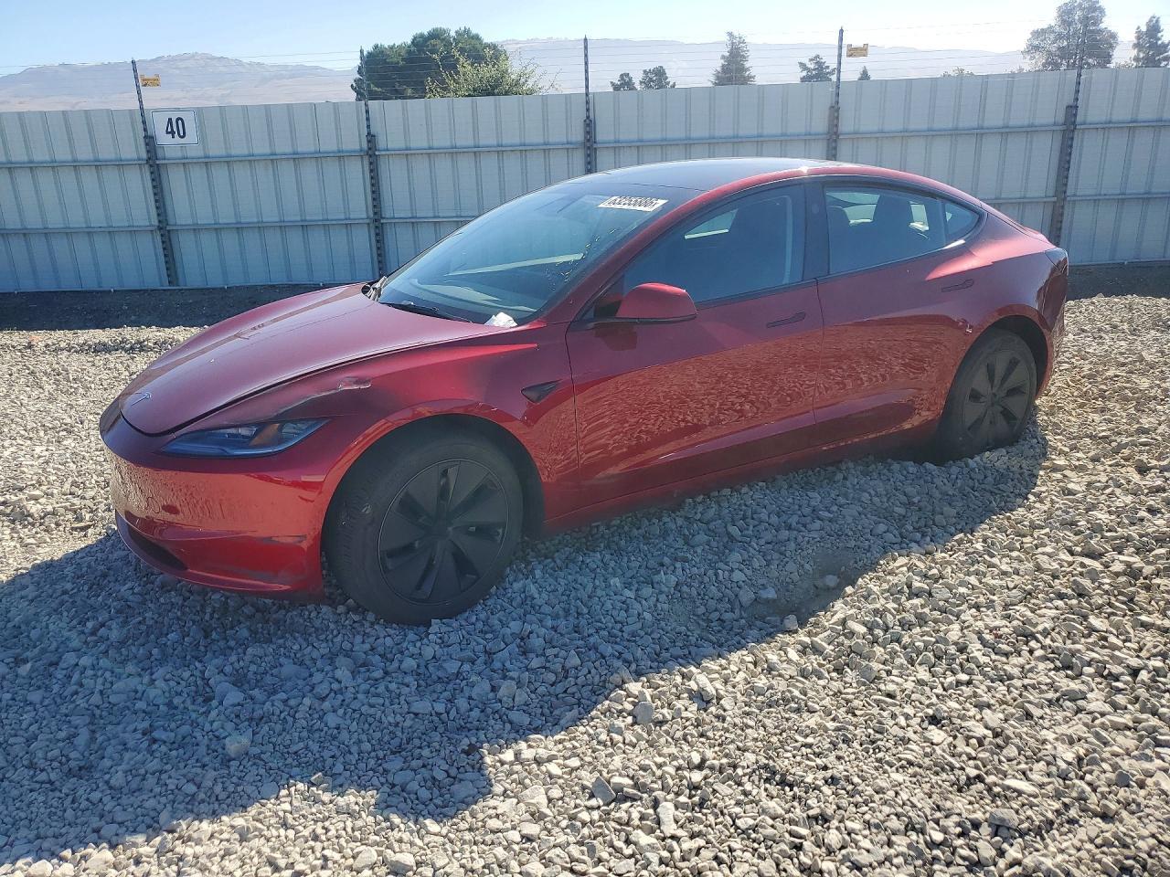 2025 Tesla Model 3 - zdjęcie główne