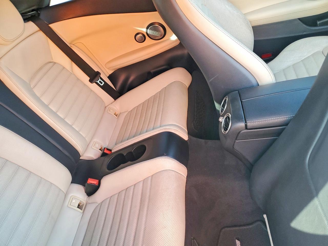 2019 Mercedes-Benz C 300 - zdjęcie 10
