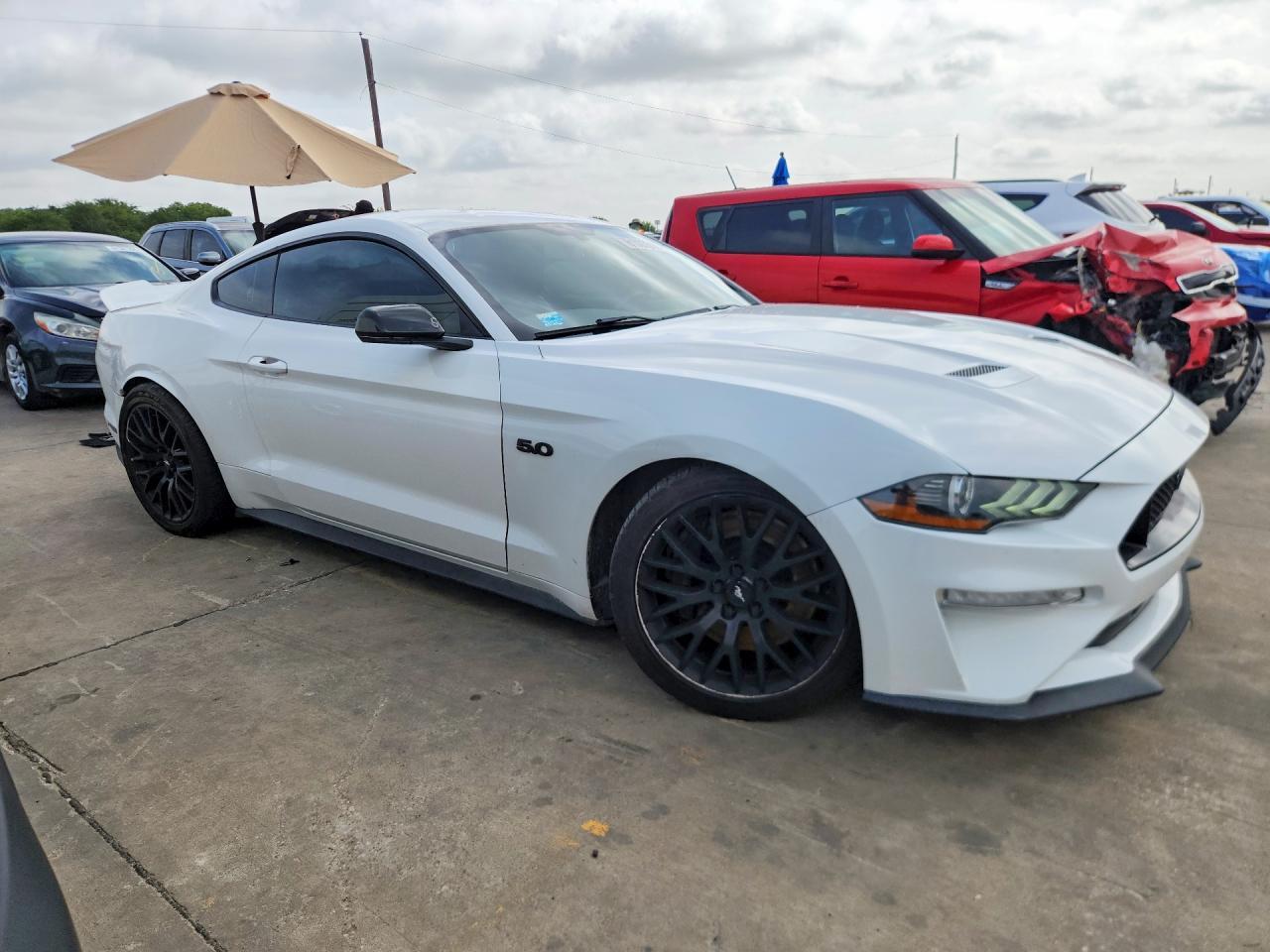 2019 Ford Mustang Gt - zdjęcie 4