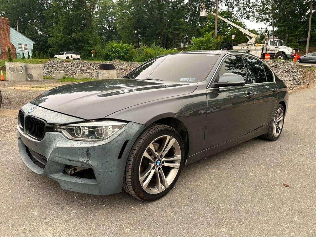 2017 BMW 330 Xi - zdjęcie główne