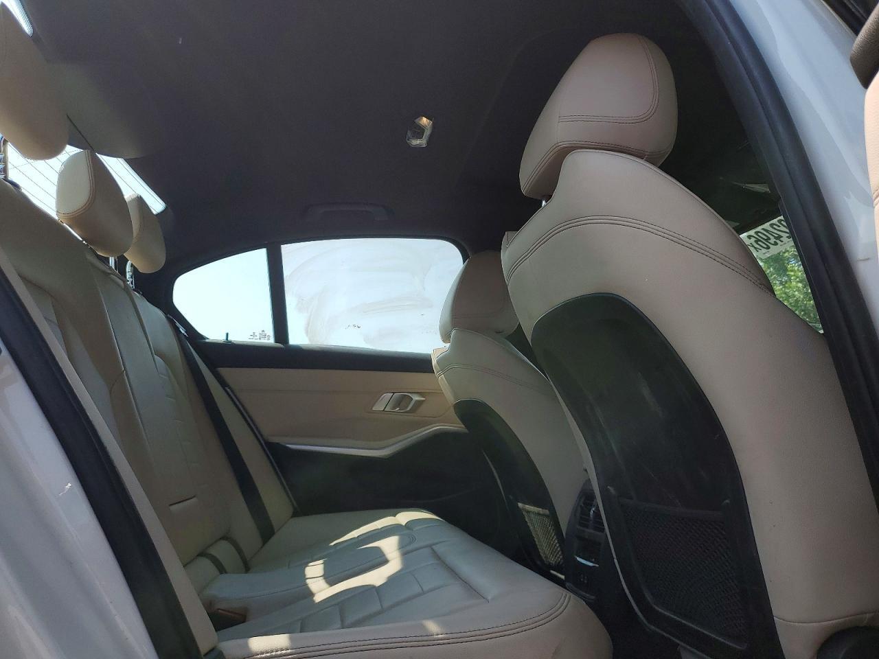2021 BMW 330Xi - zdjęcie 10