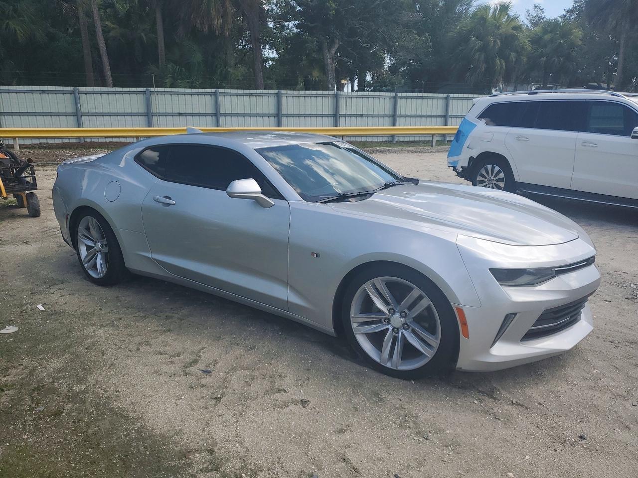 2017 Chevrolet Camaro Lt - zdjęcie 4
