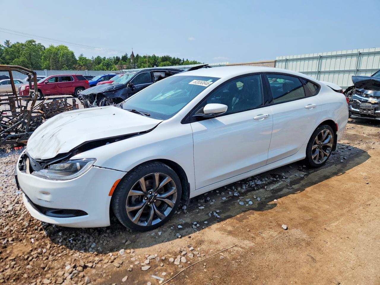 2015 Chrysler 200 S - zdjęcie główne