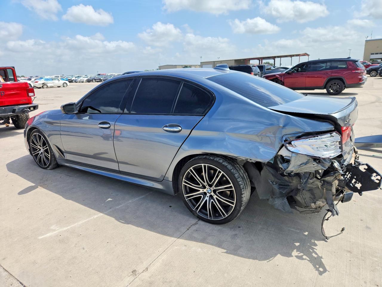 2018 BMW Seria 5 M550i - zdjęcie 2