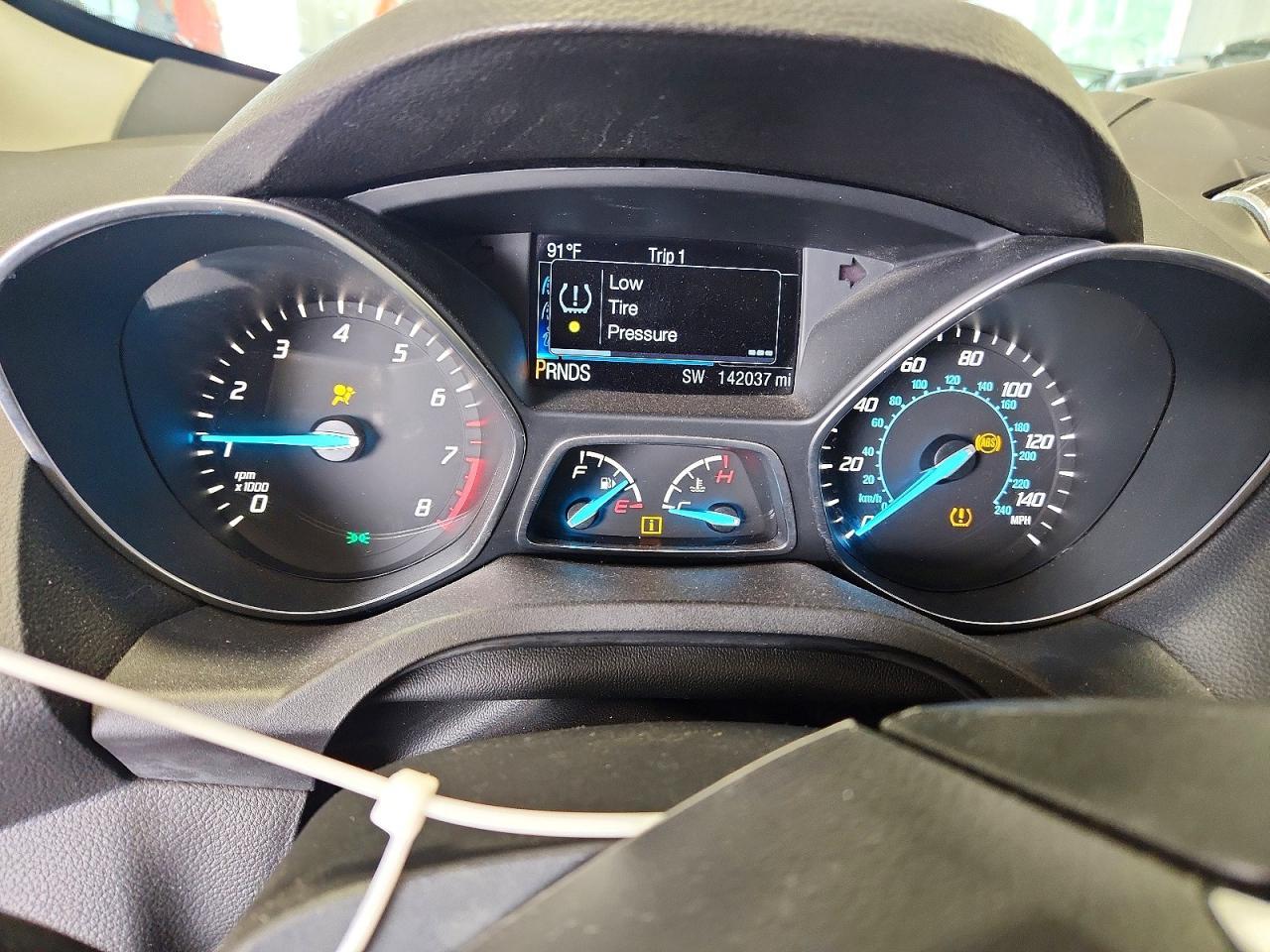 2016 Ford Escape Titanium - zdjęcie 9