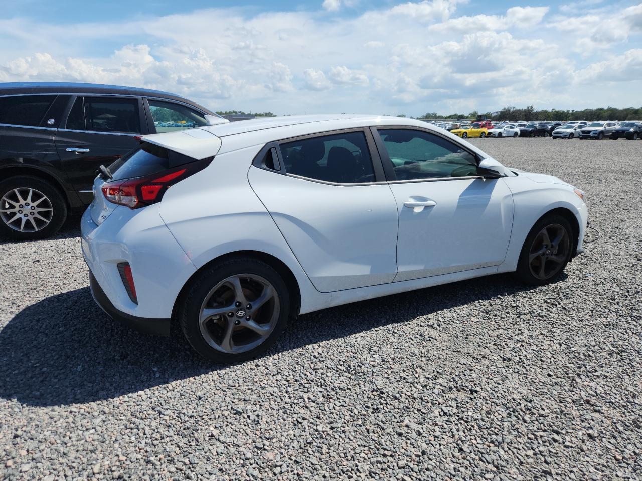 2020 Hyundai Veloster 2.0L - zdjęcie 3