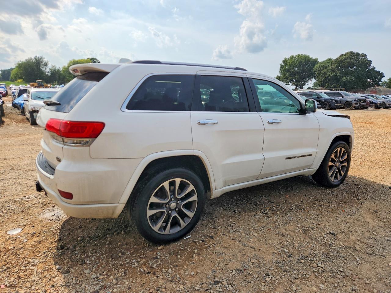 2017 Jeep Grand Cherokee Overland - zdjęcie 3
