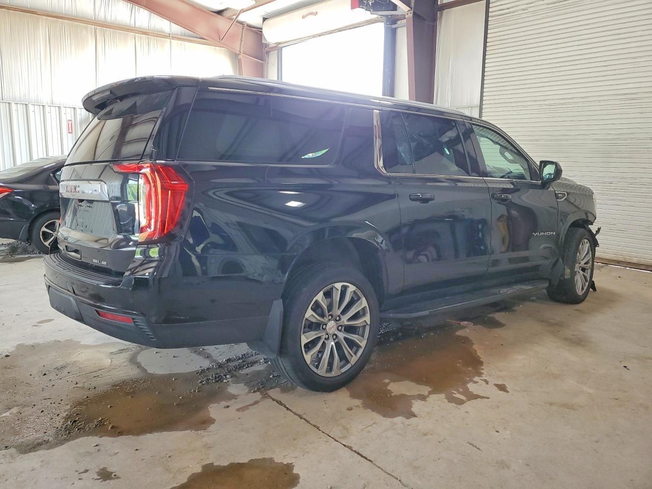 2023 GMC Yukon Xl K1500 Sle - zdjęcie 3
