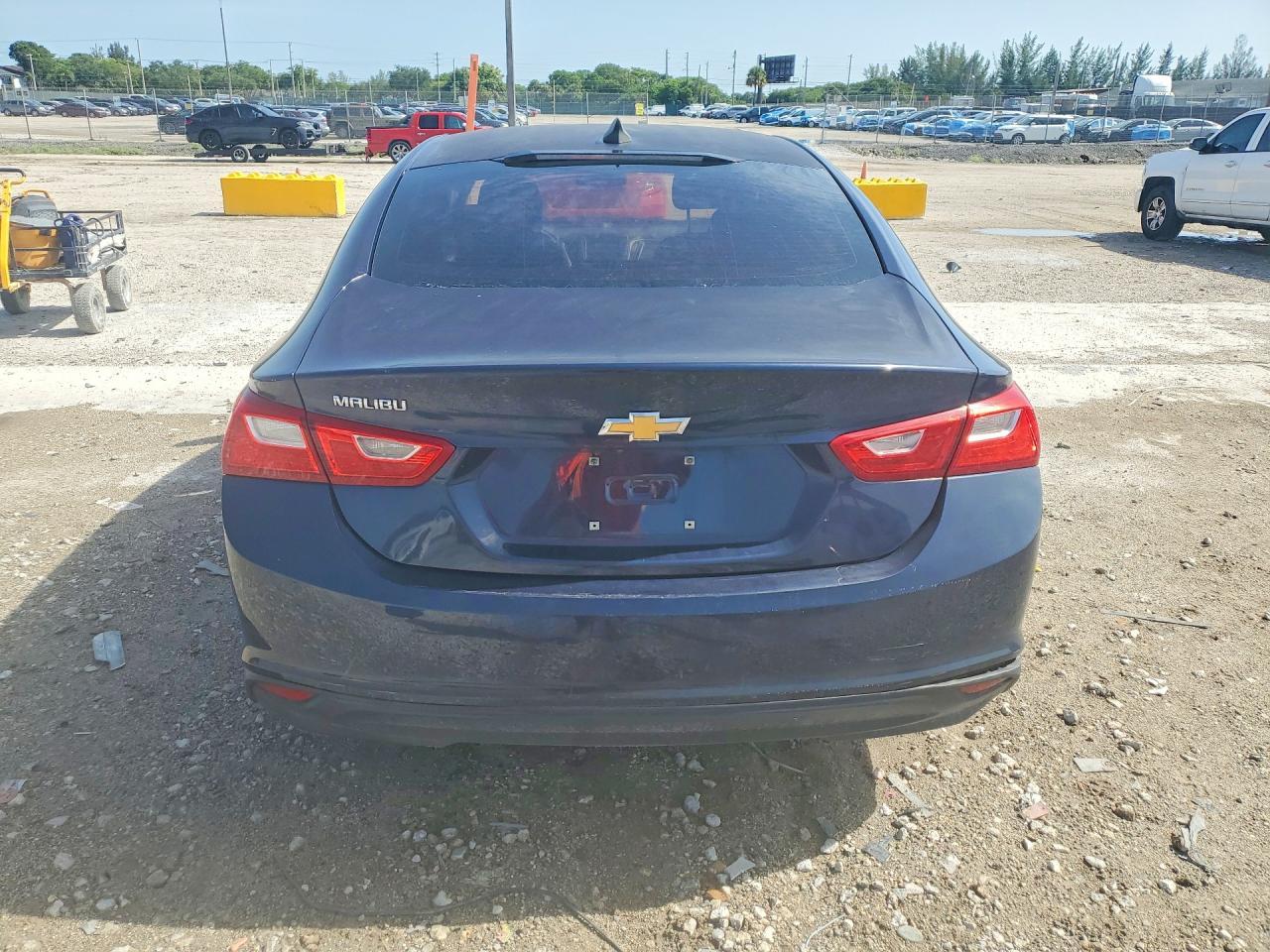 2017 Chevrolet Malibu Ls - zdjęcie 6