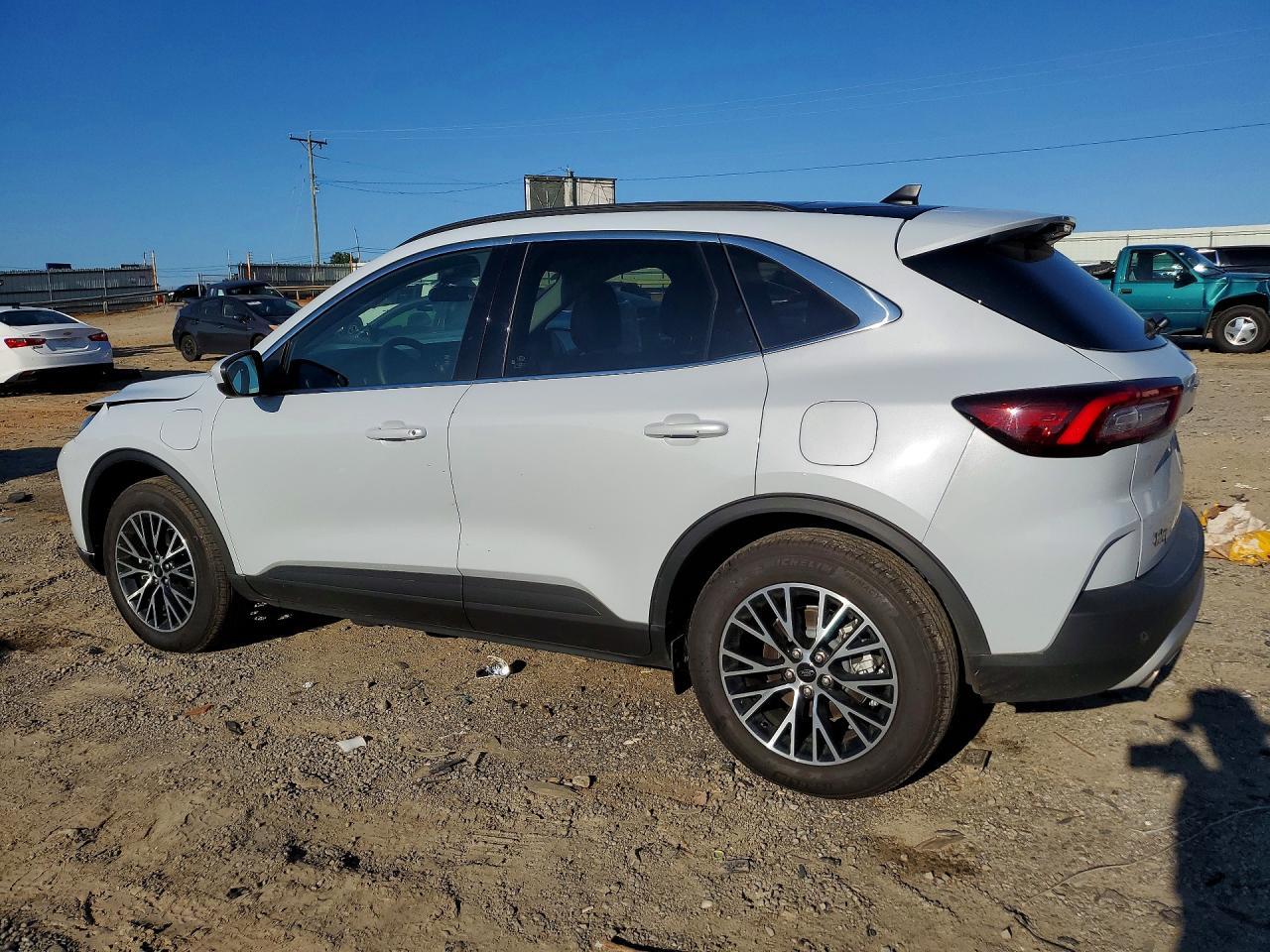 2026 Ford Escape Hybrid - zdjęcie 2