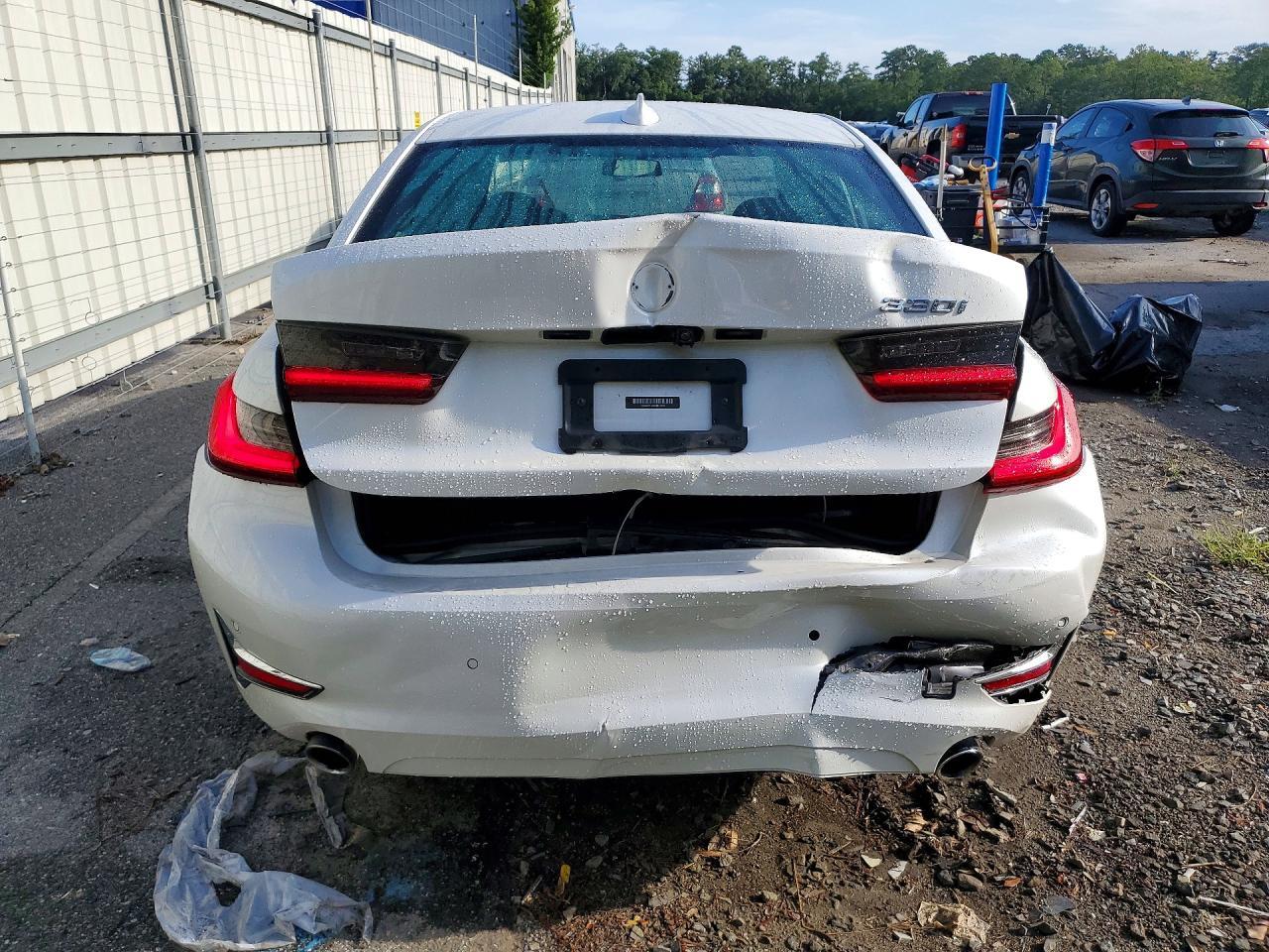 2020 BMW 330I - zdjęcie 6