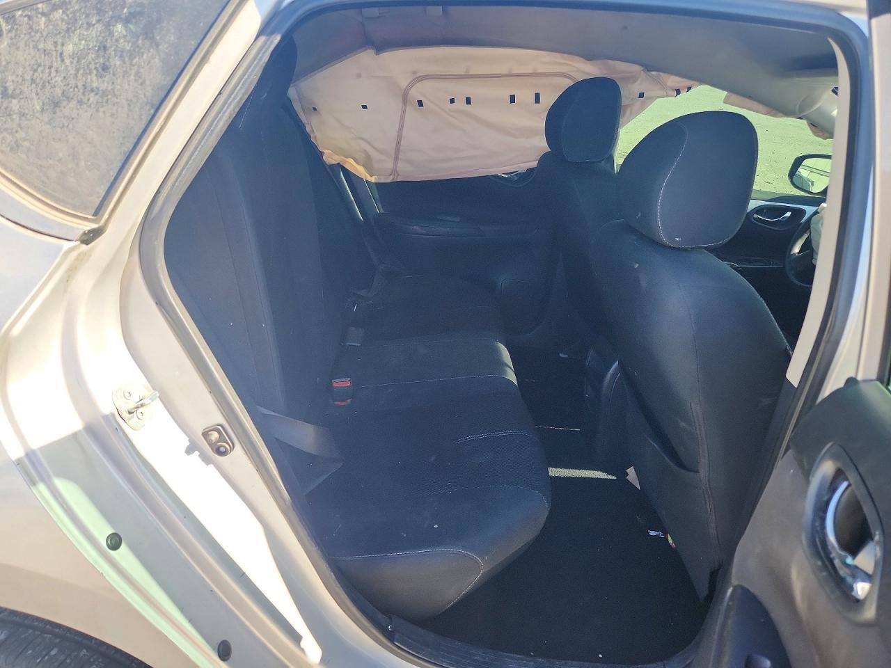 2018 Nissan Sentra S - zdjęcie 11