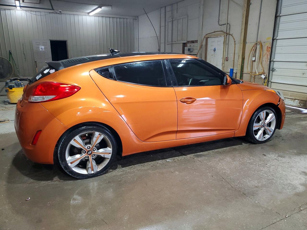 2016 Hyundai Veloster Base - zdjęcie 3