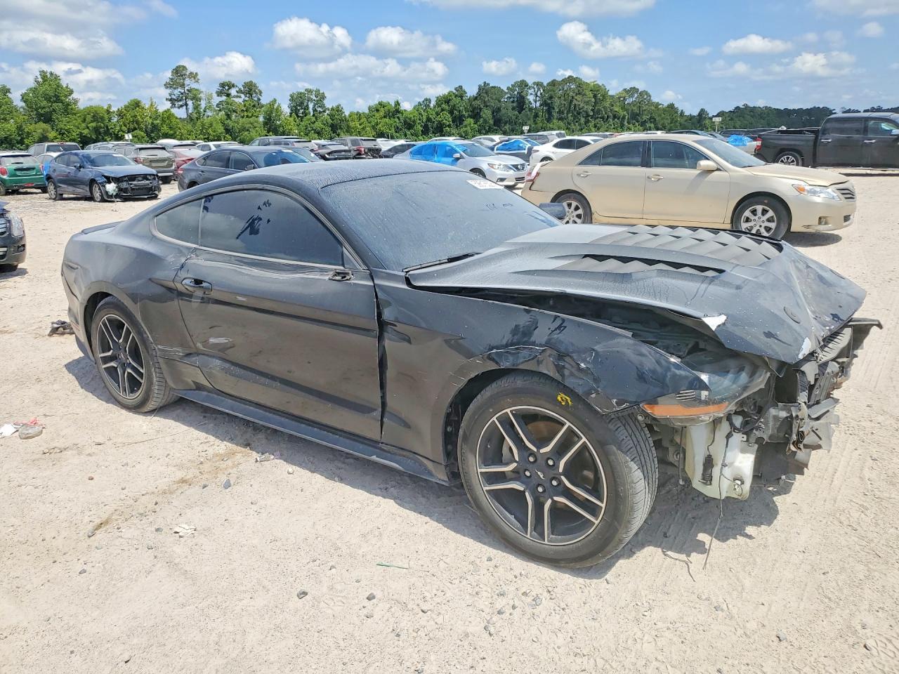 2020 Ford Mustang - zdjęcie 4