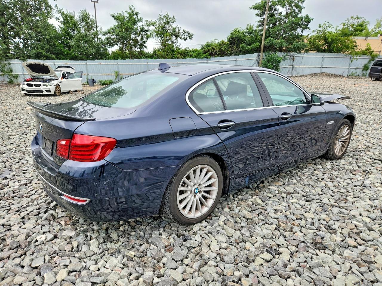 2015 BMW Seria 5 528i - zdjęcie 3