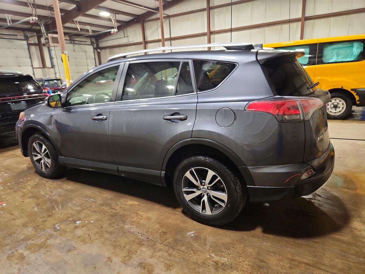 2016 Toyota Rav4 Xle - zdjęcie 2