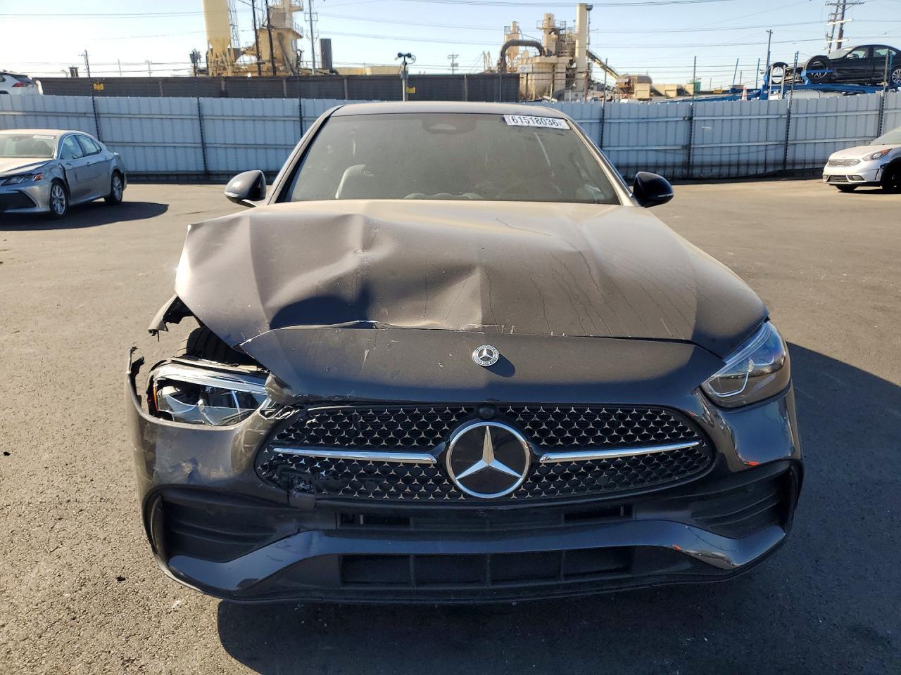 2025 Mercedes-Benz C 300 - zdjęcie 5