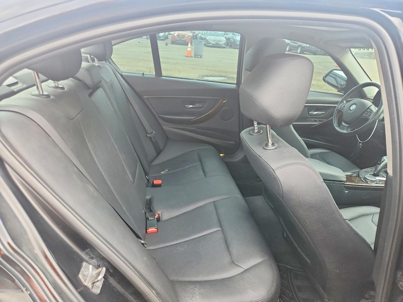 2015 BMW 320 I xDrive - zdjęcie 10