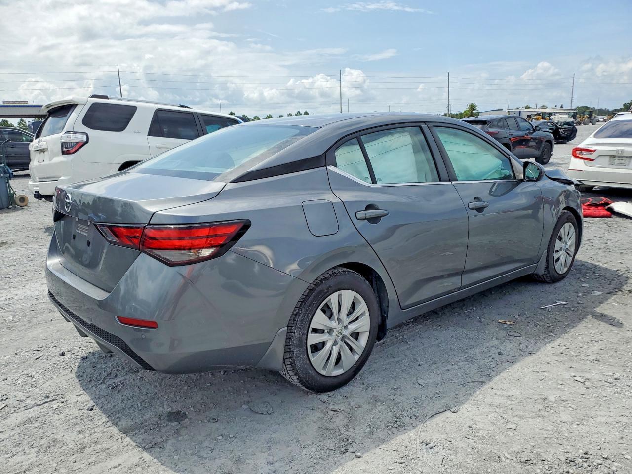 2021 Nissan Sentra S - zdjęcie 3