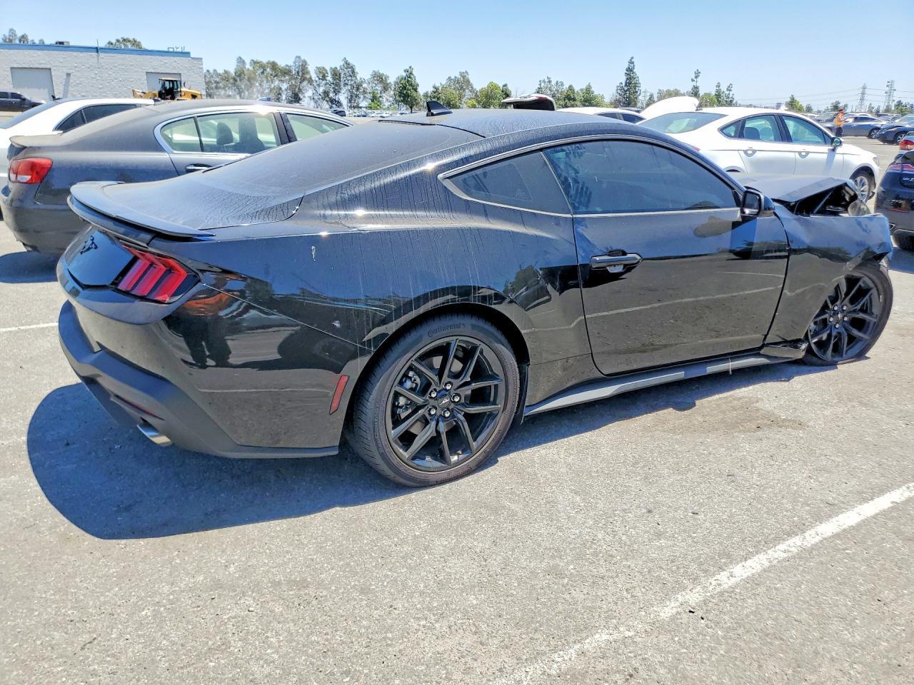 2026 Ford Mustang - zdjęcie 3