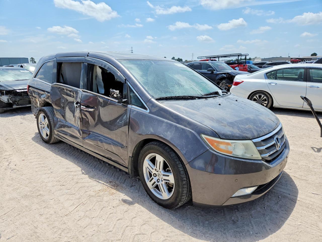 2013 Honda Odyssey Touring - zdjęcie 4