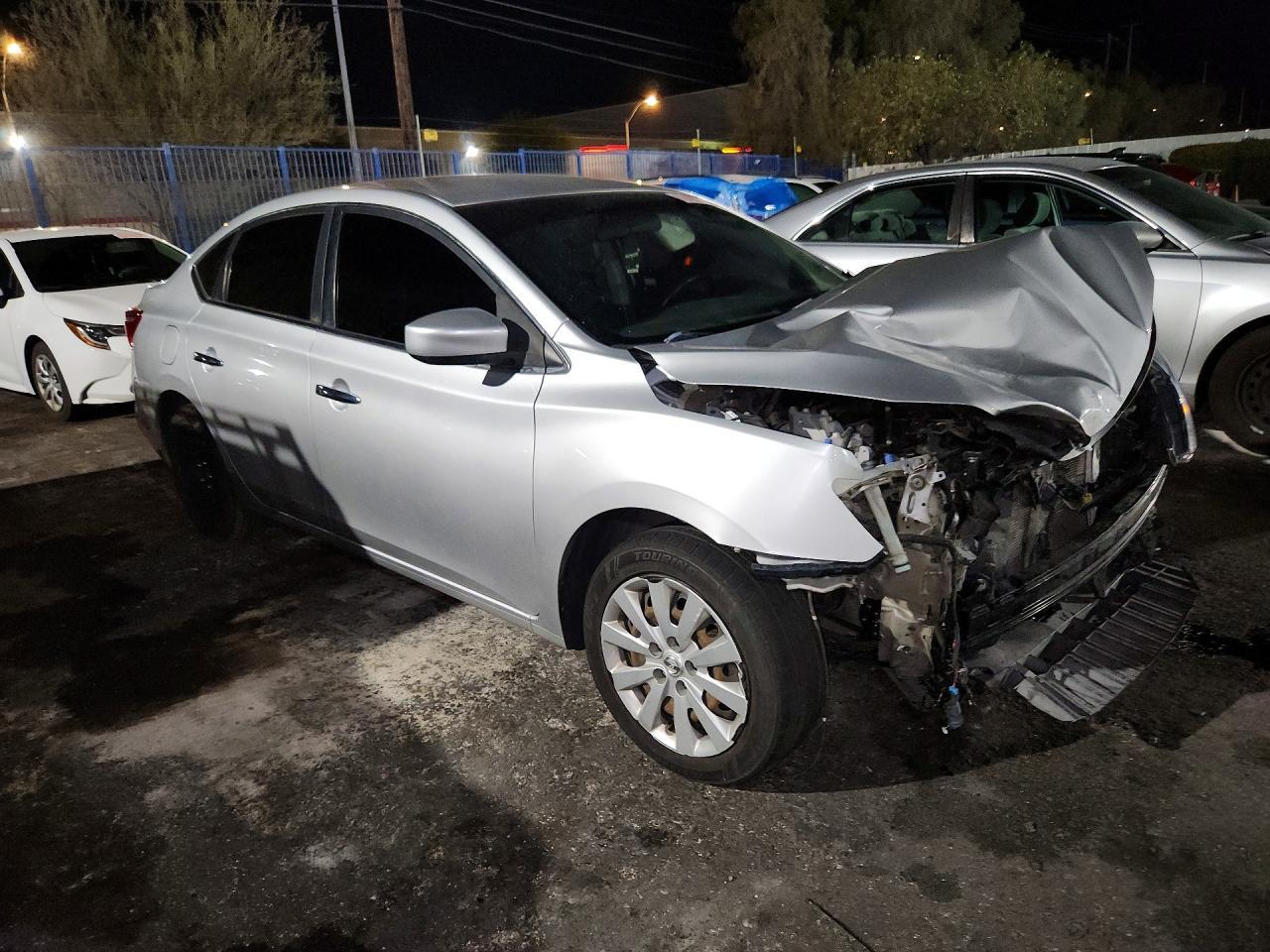 2018 Nissan Sentra S - zdjęcie 4