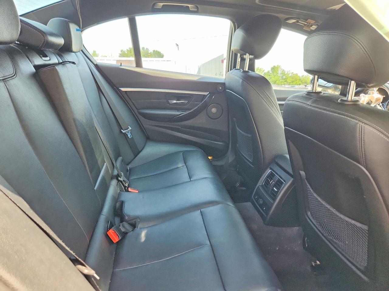2016 BMW Seria 3 328i - zdjęcie 10