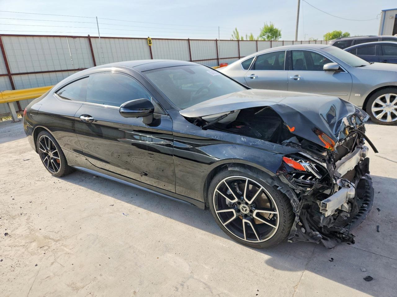 2021 Mercedes-Benz C 300 - zdjęcie 4