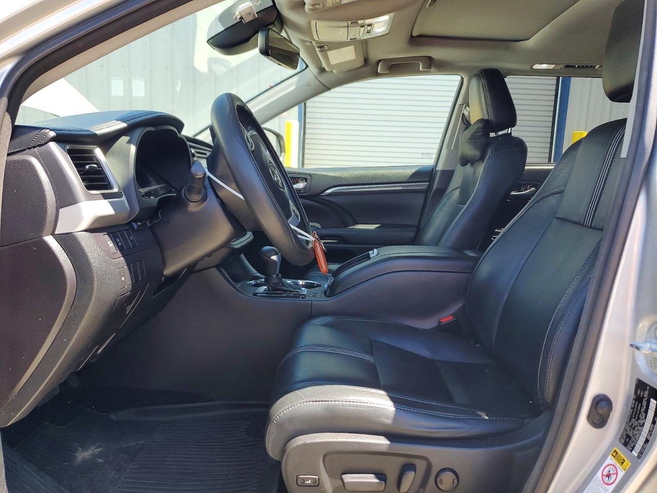 2017 Toyota Highlander Se - zdjęcie 7