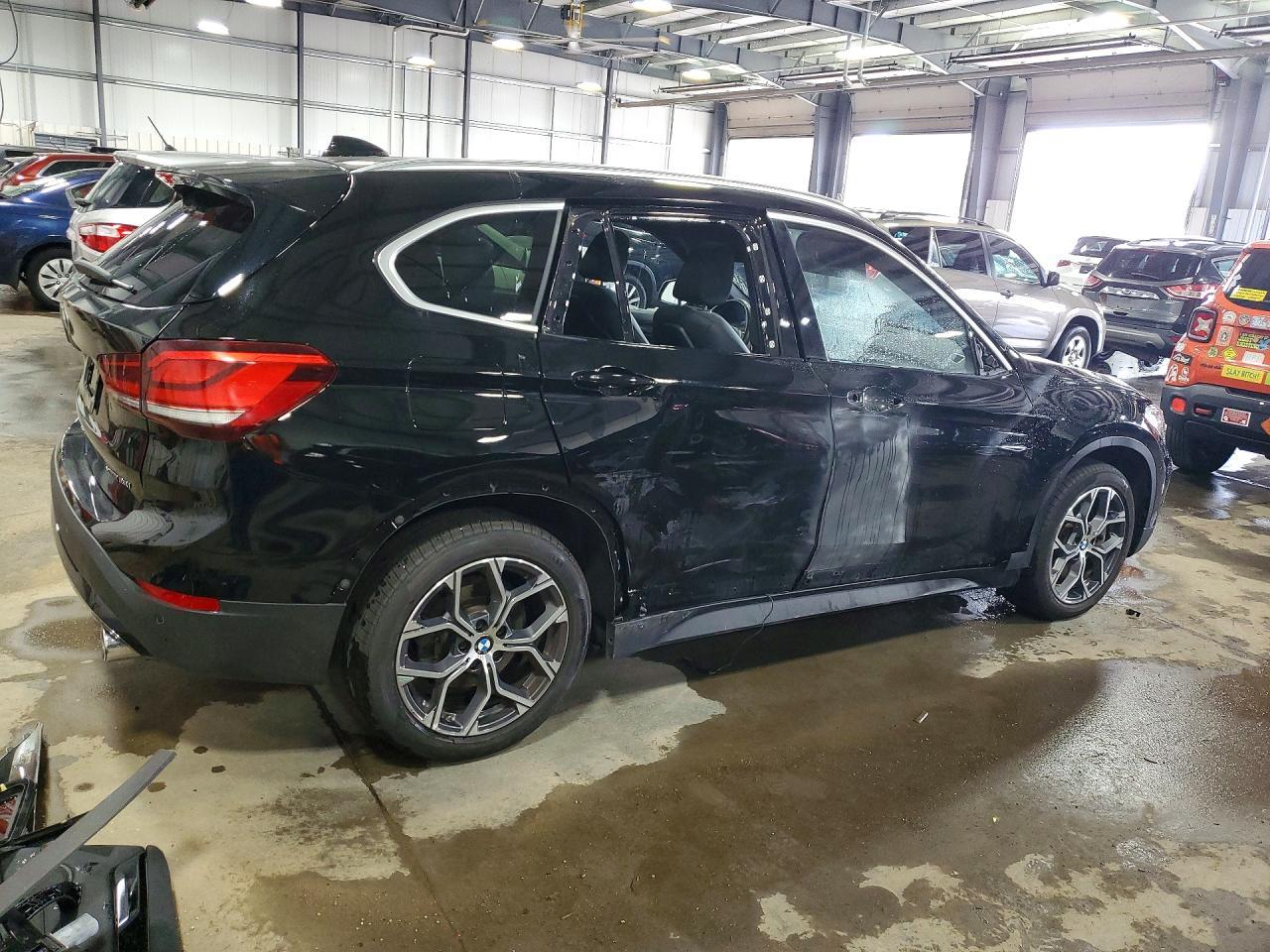 2021 BMW X1 xDrive28I - zdjęcie 3