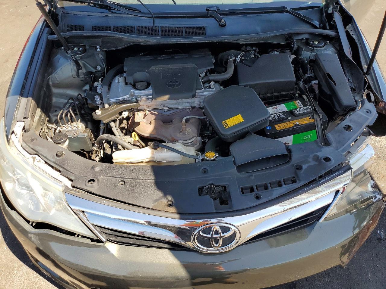 2014 Toyota Camry Le - zdjęcie 11