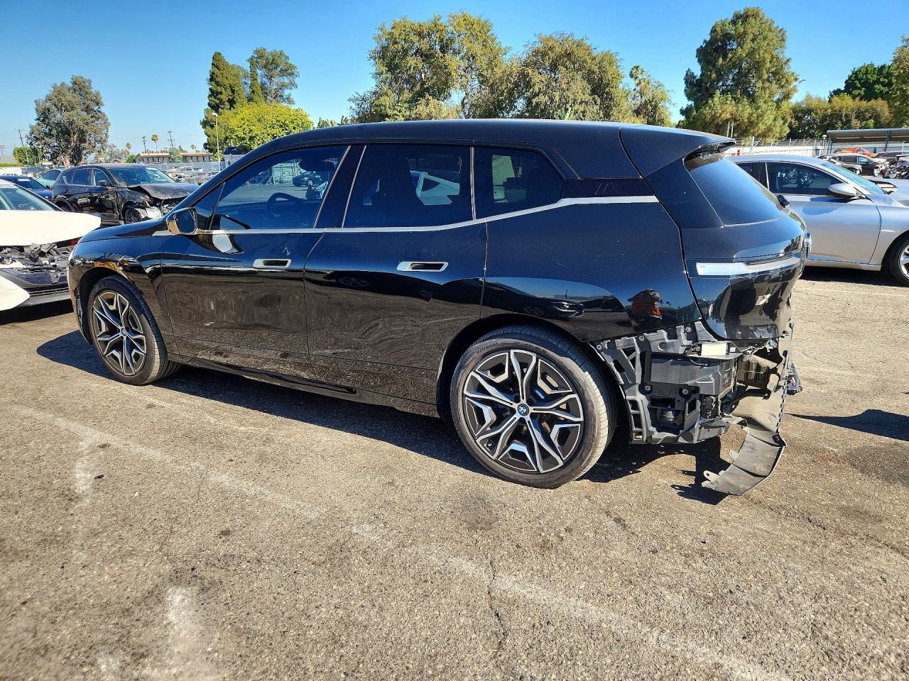 2024 BMW Ix xDrive50 - zdjęcie 2