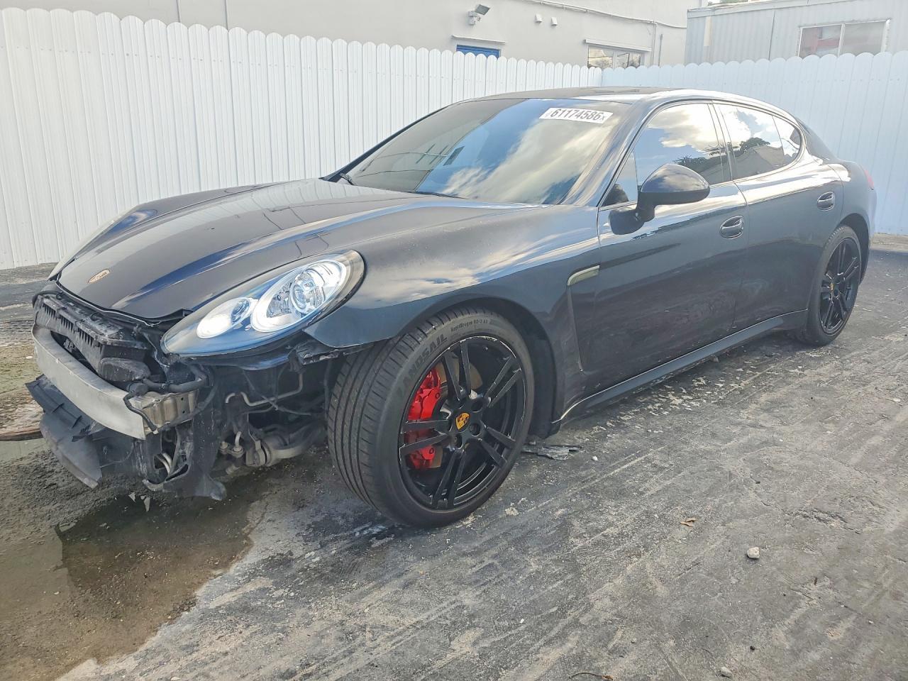 2016 Porsche Panamera 2 - zdjęcie główne