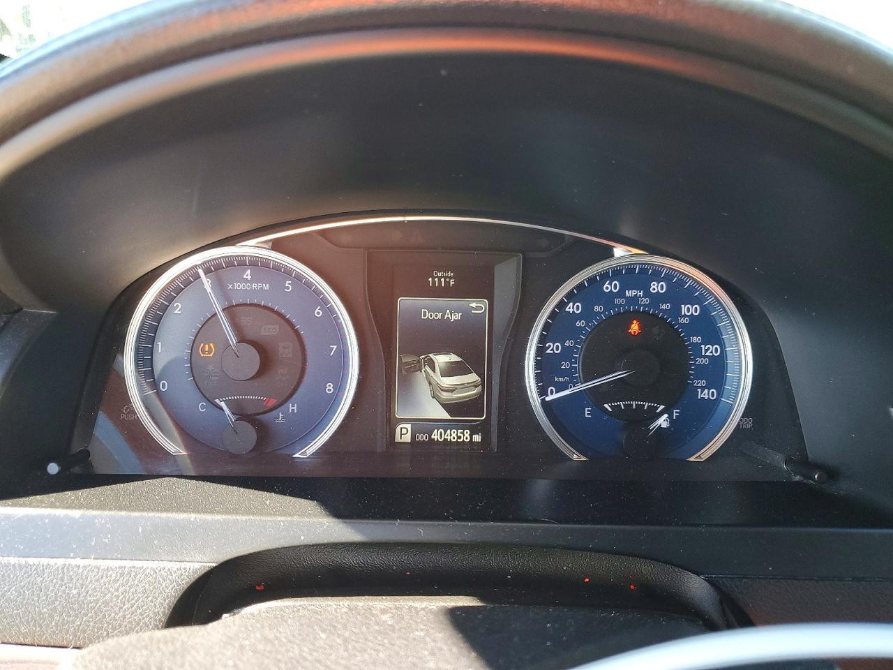 2016 Toyota Camry Le - zdjęcie 9