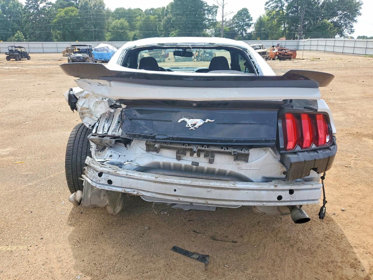 2018 Ford Mustang - zdjęcie 6
