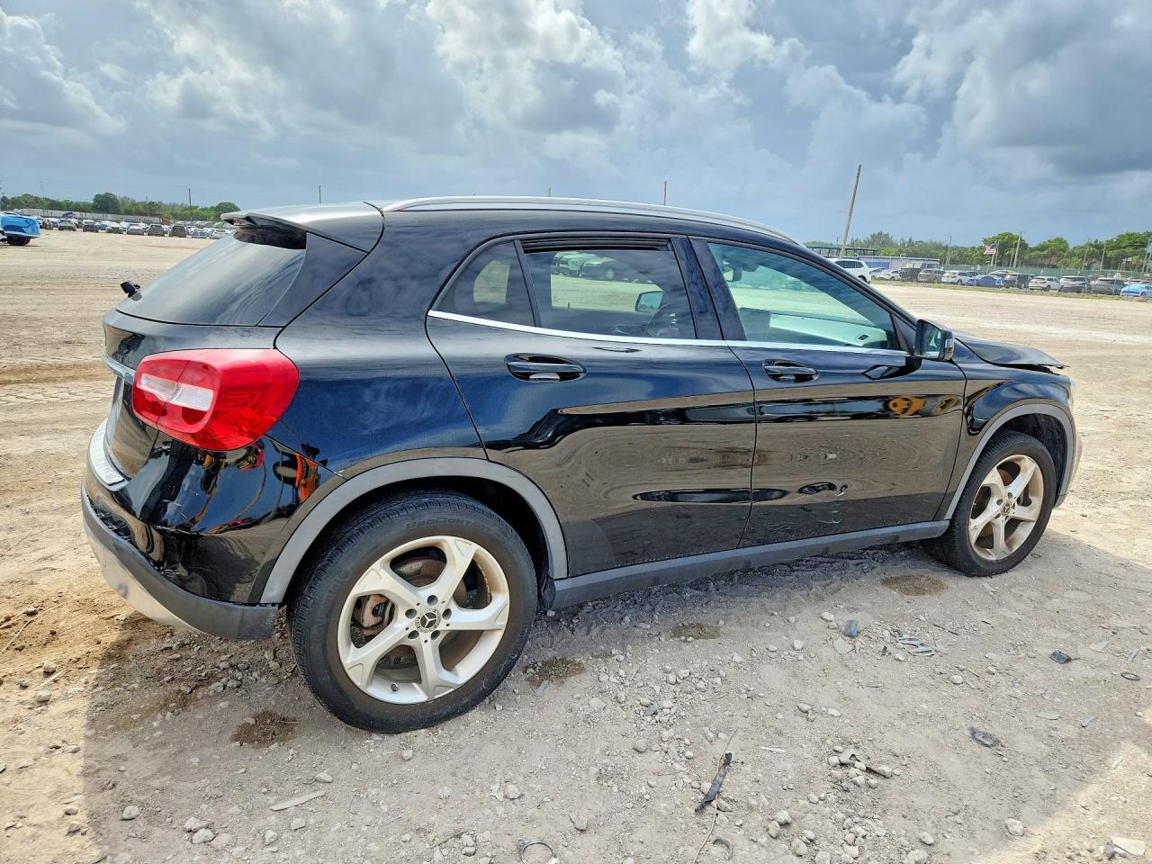 2018 Mercedes-Benz Gla 250 - zdjęcie 3