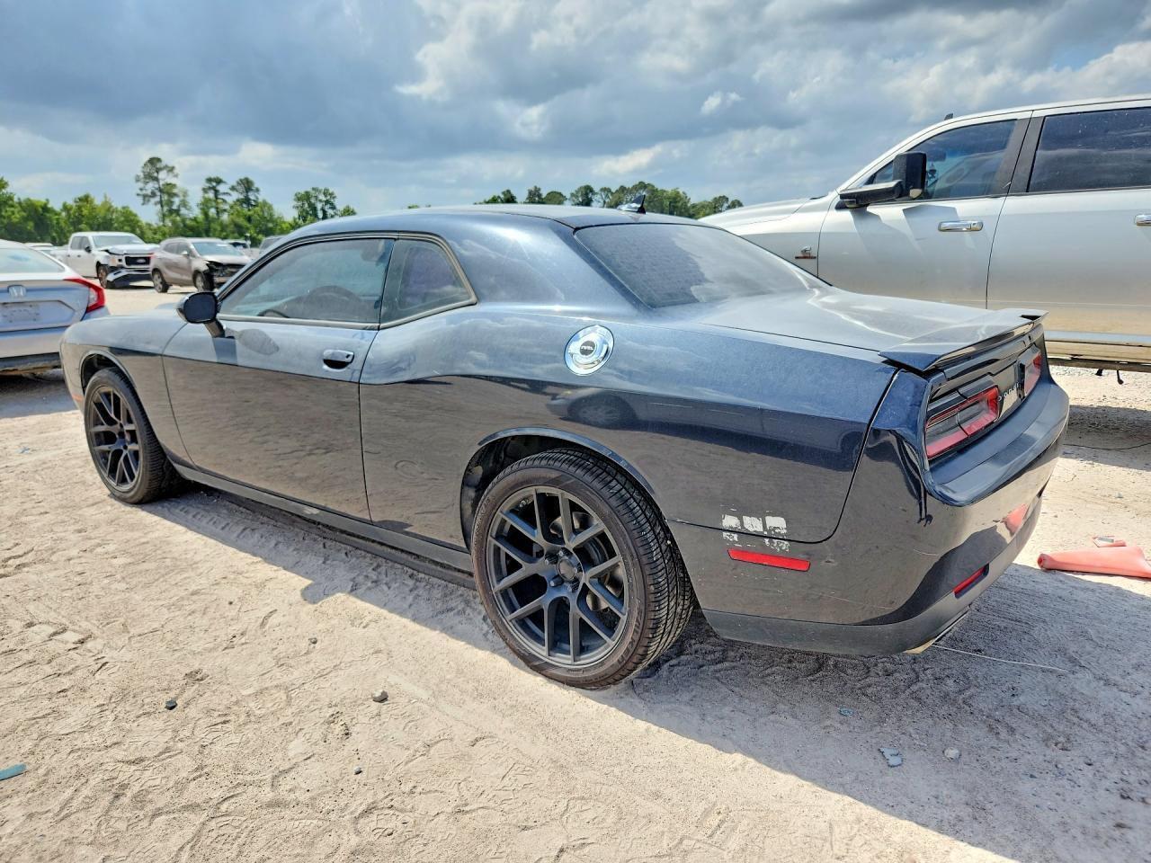 2016 Dodge Challenger Sxt - zdjęcie 2