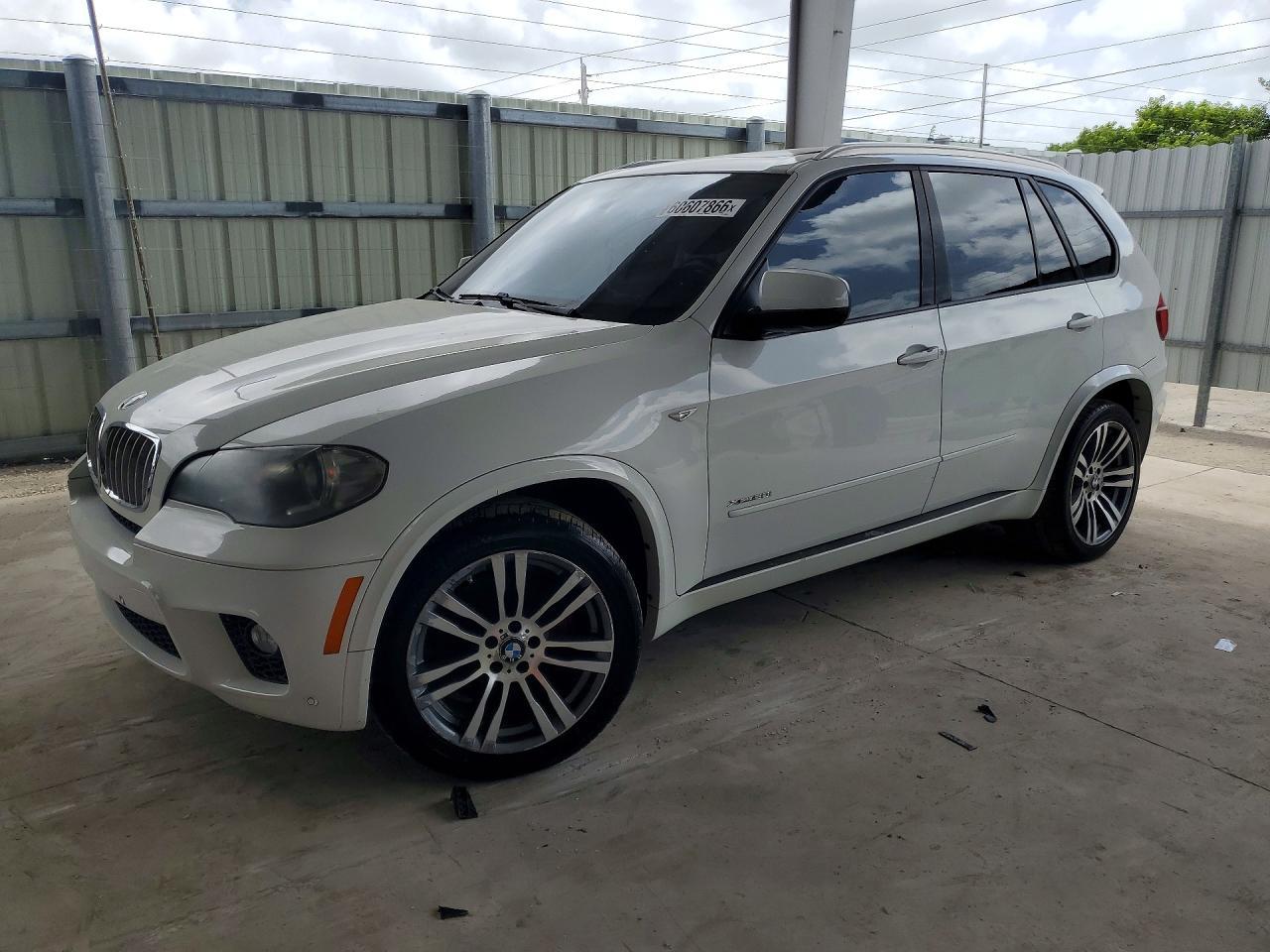 2013 BMW X5 xDrive50I - zdjęcie główne