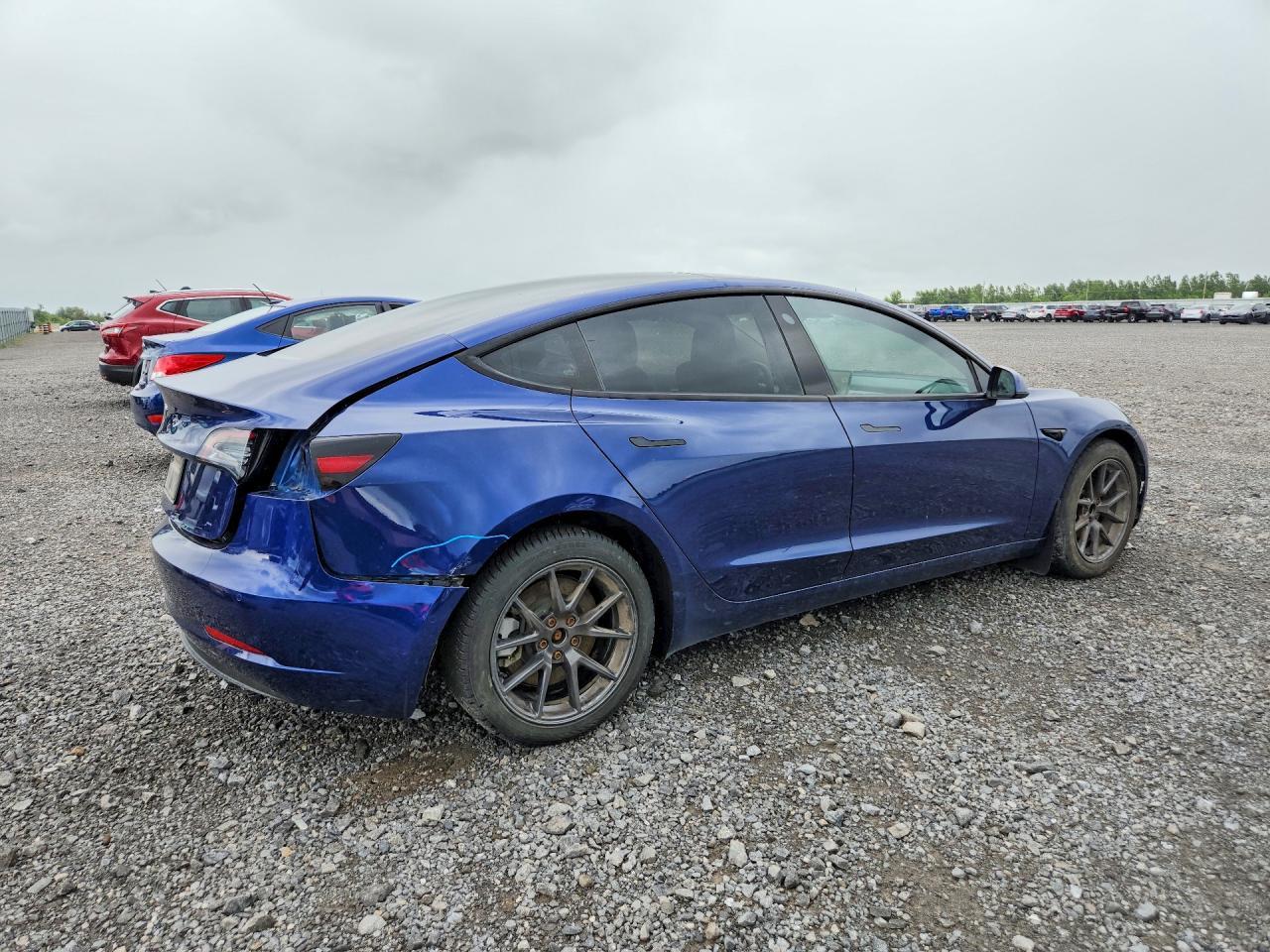 2022 Tesla Model 3 - zdjęcie 3