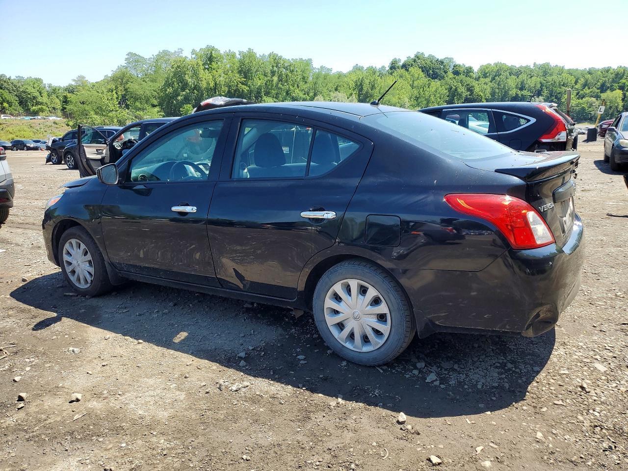 2018 Nissan Versa Sv - zdjęcie 2